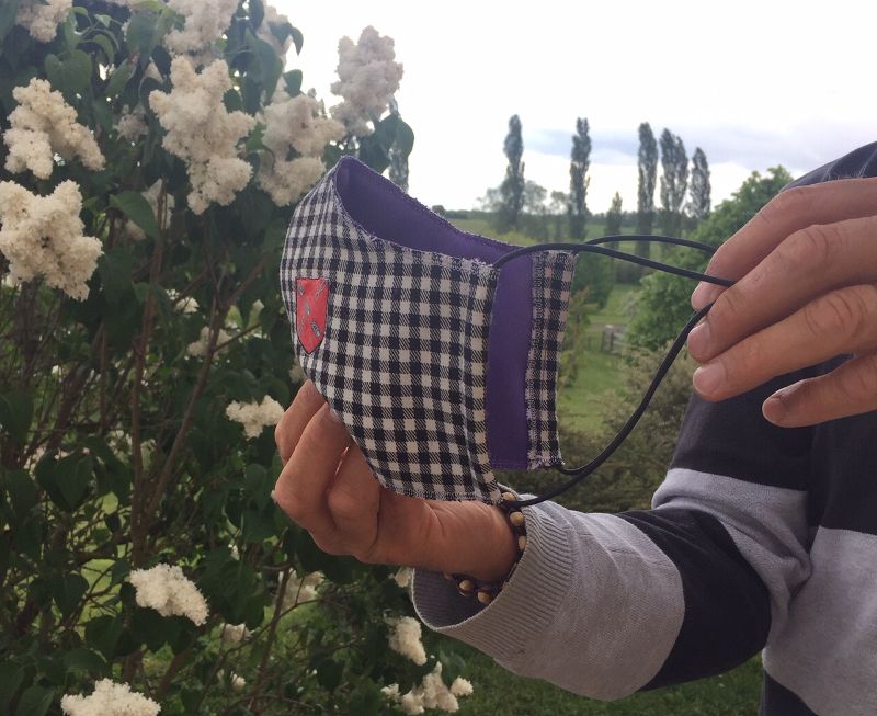 2 mai : distribution des premiers masques